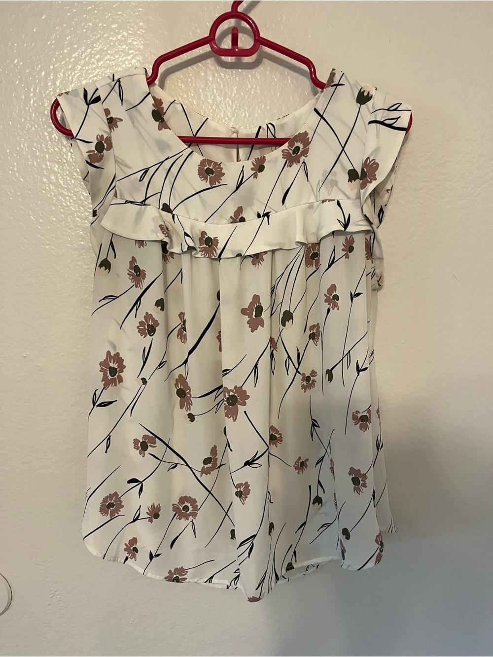 LOFT White Floral Ruffle Camisole with Dusty Rose Flowers